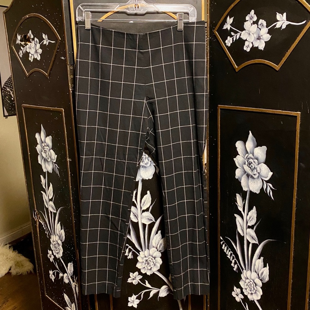 A New Day plaid black and white pants😍